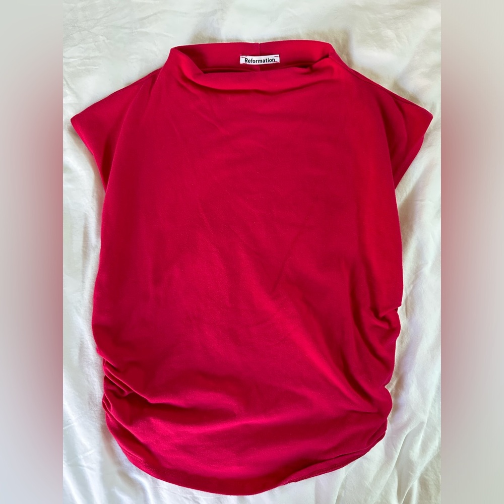 Reformation knit top. Hot pink. Size Medium.